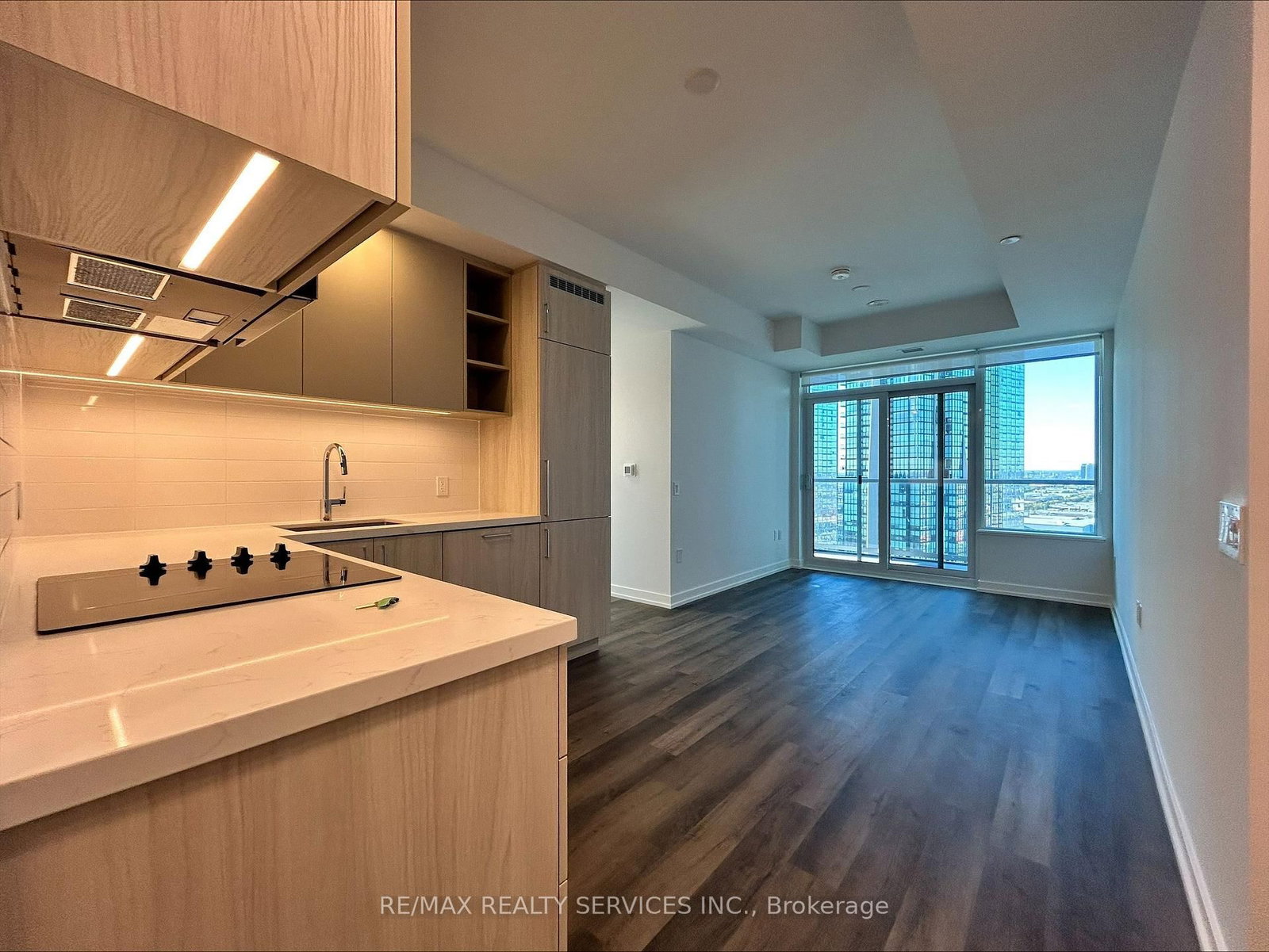 Photo 4 of 21 Meadowdale Rd, Unit 2105