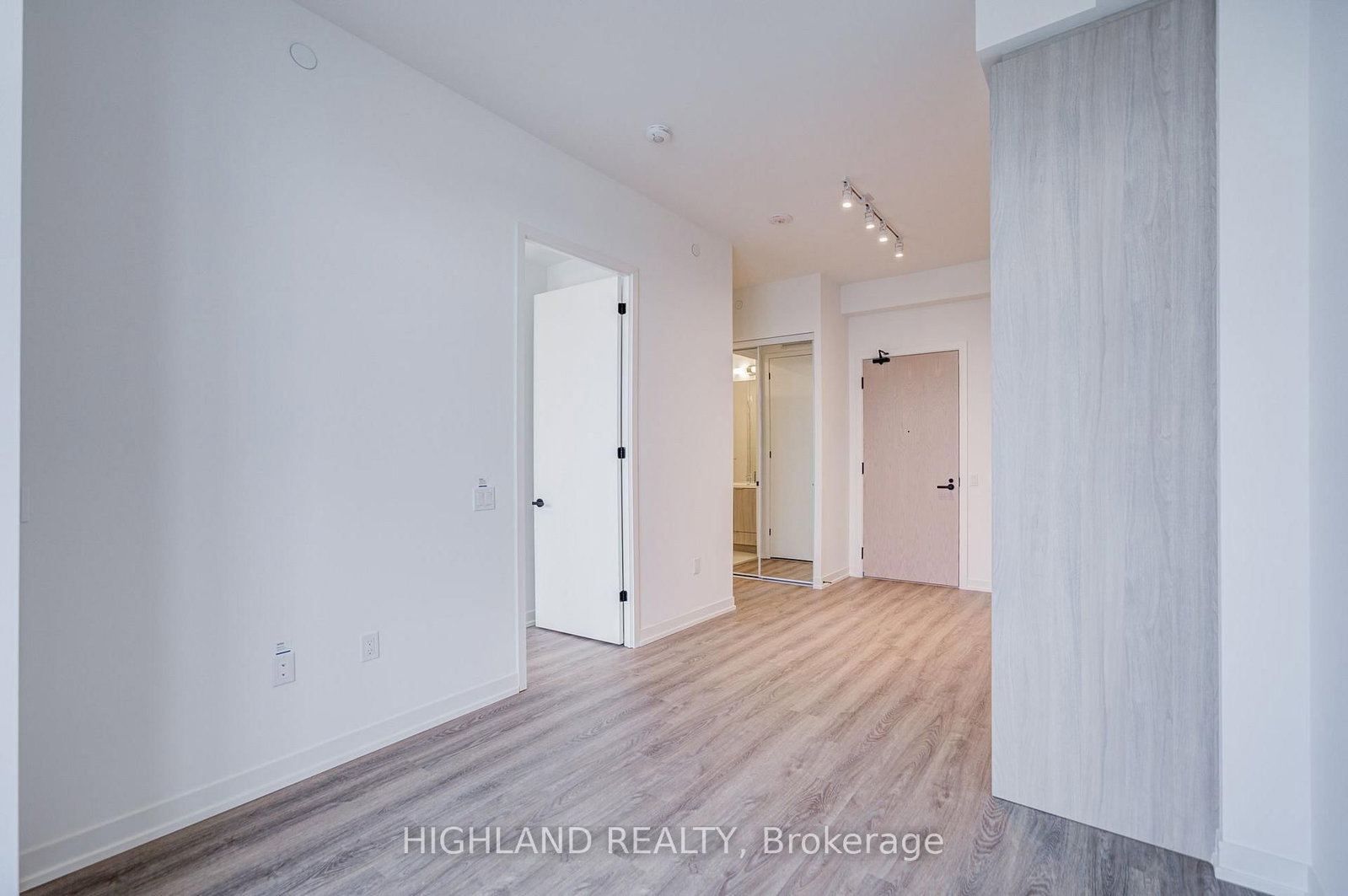 Photo 11 of 8 Interchange Way, Unit 2705