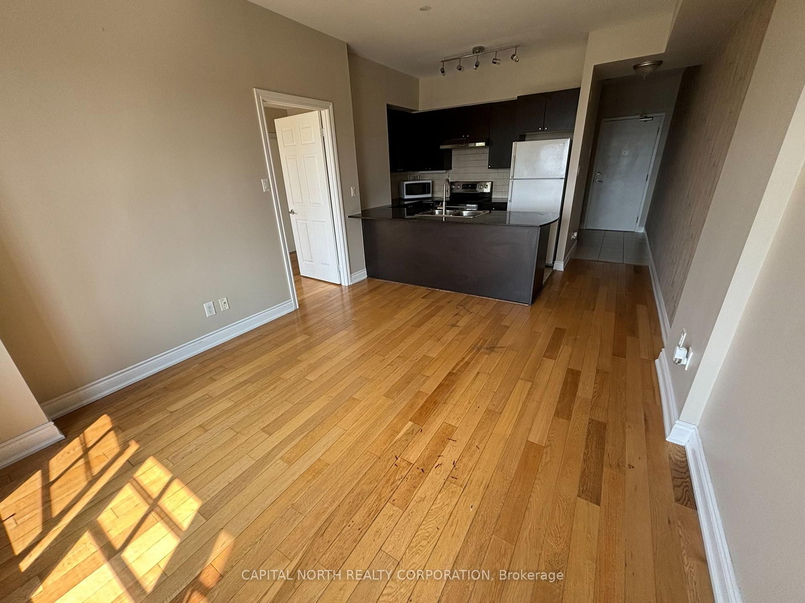 217-10211 Keele St, Vaughan, view 9