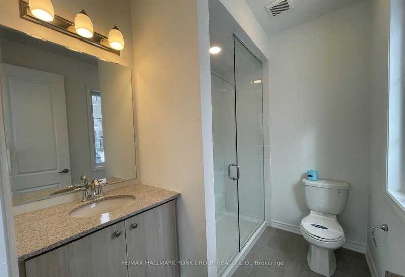 76 Greenridge Cres photo 5
