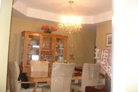 115 Blue Willow Dr, Vaughan, L4L9E9 | Image 2