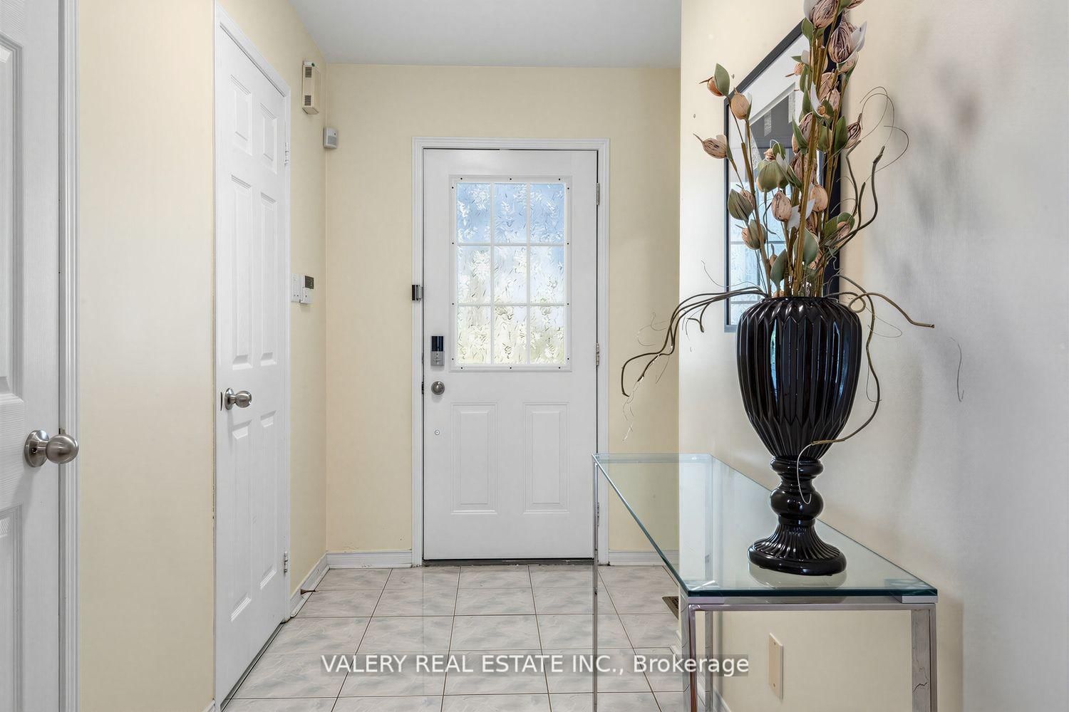 511 Caboto Trail • Markham, ON photo 4