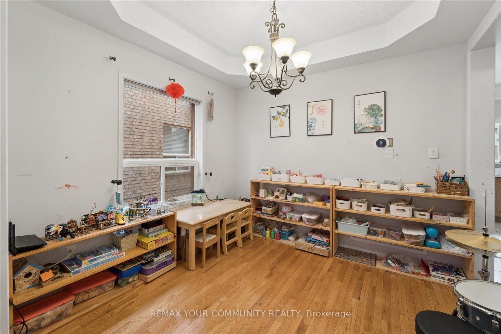 44 Antique Drive • Richmond Hill, ON photo 10