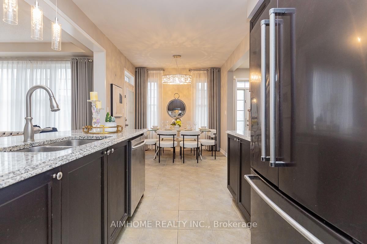246 Thomas Phillips Drive • Aurora, ON photo 14