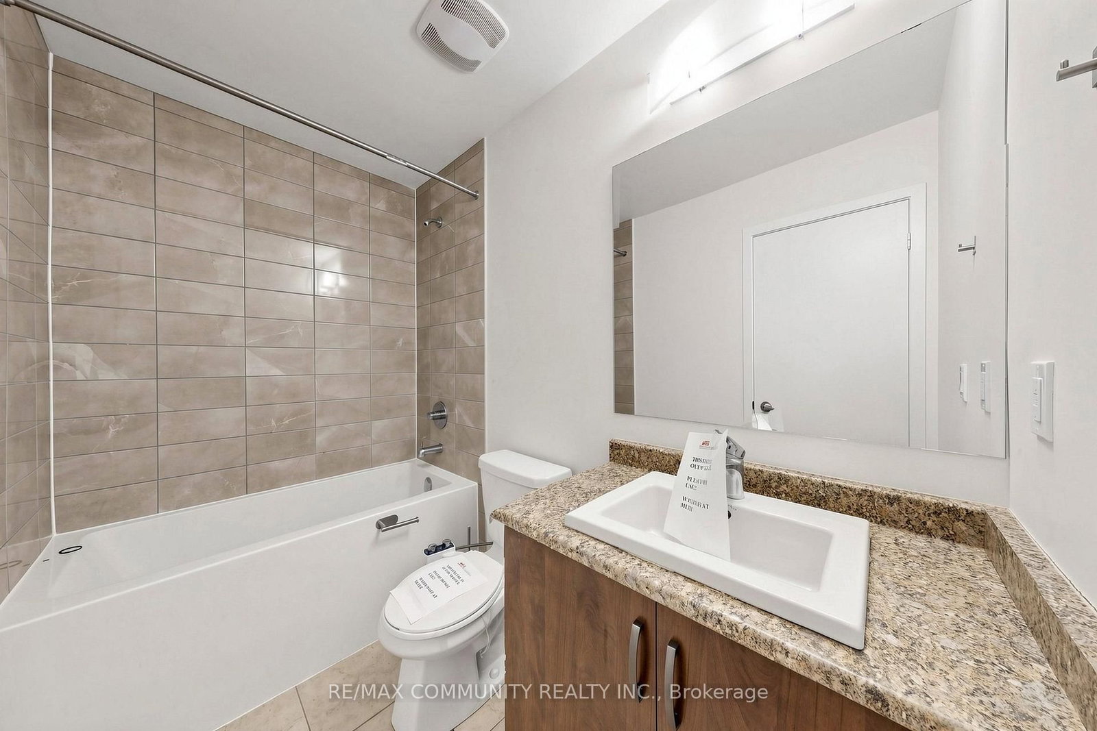 221 Harding Park Street • Newmarket, ON photo 31