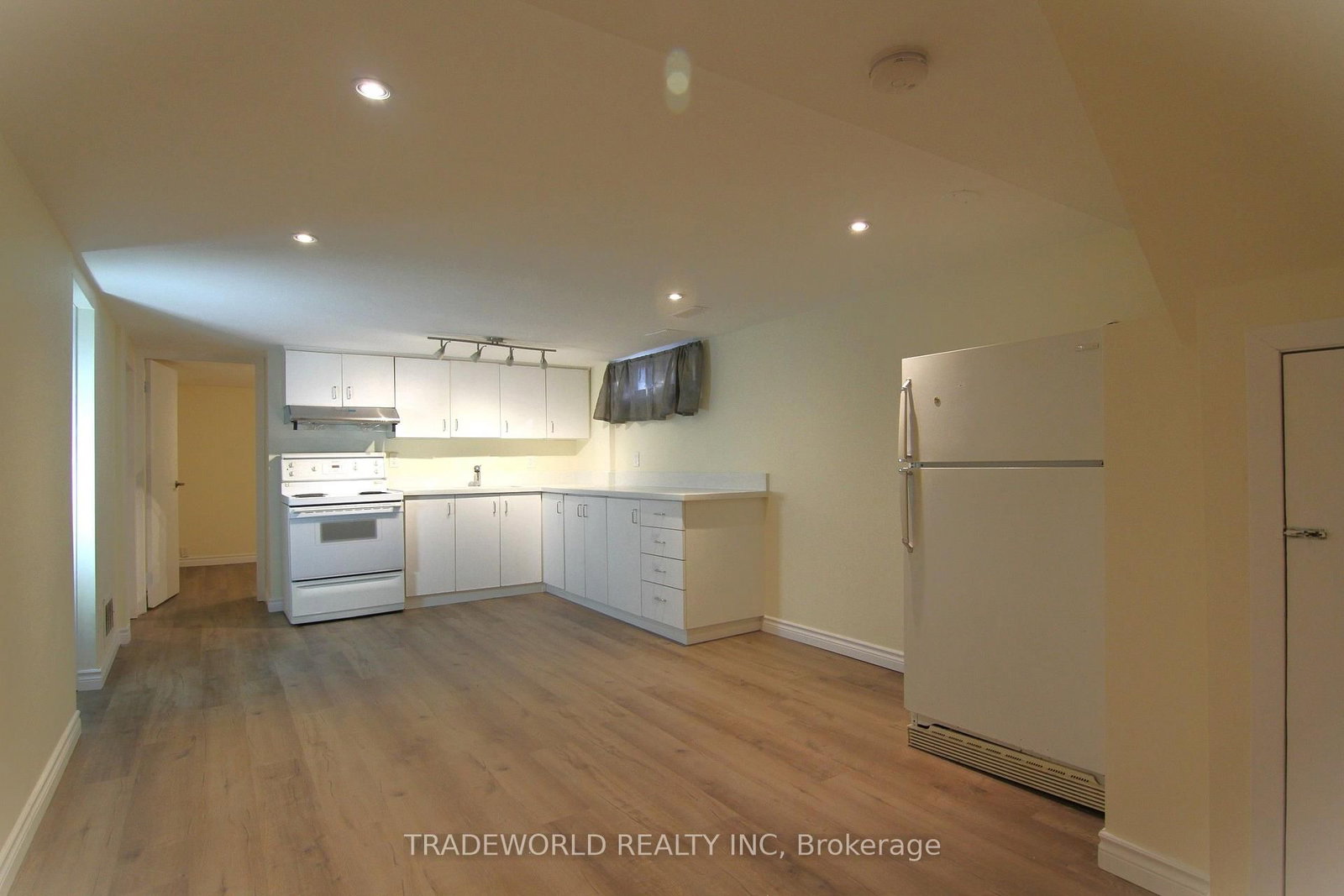 Bsmt - 429 Taylor Mills Drive N, Richmond Hill 2