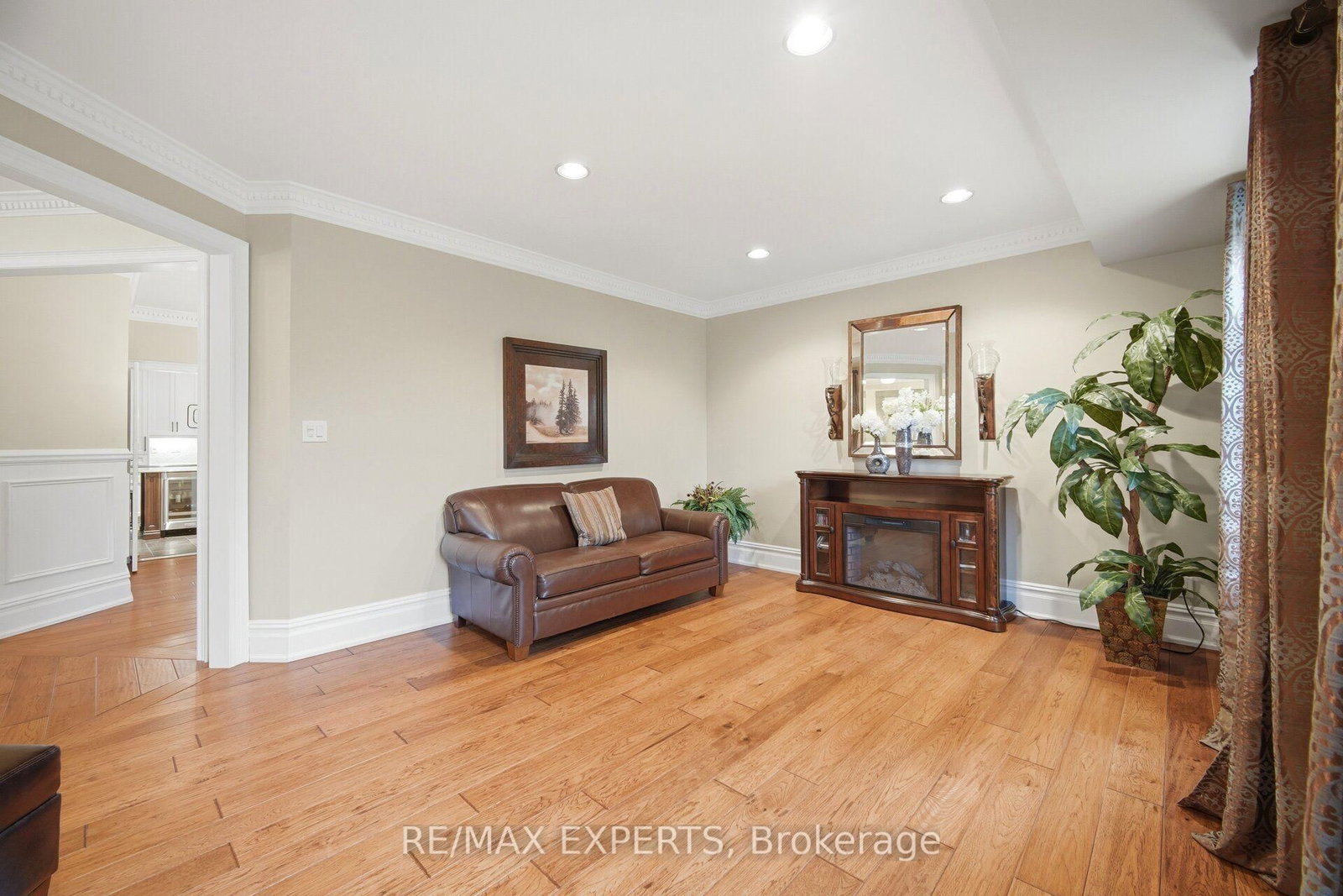 904 Damascus Crt, Newmarket, view 21