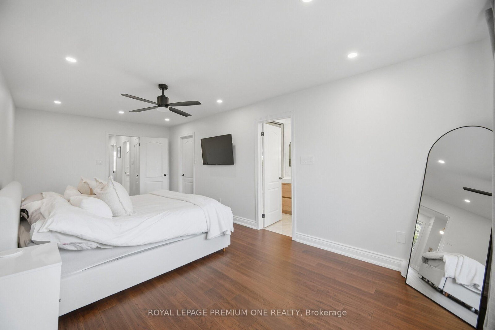 169 Venice Gate Drive • Vaughan, ON photo 23