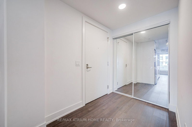 8 Cedarland Dr photo 4