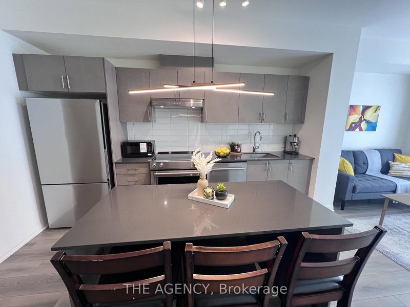 home for lease on 1404-8960 Jane Street E