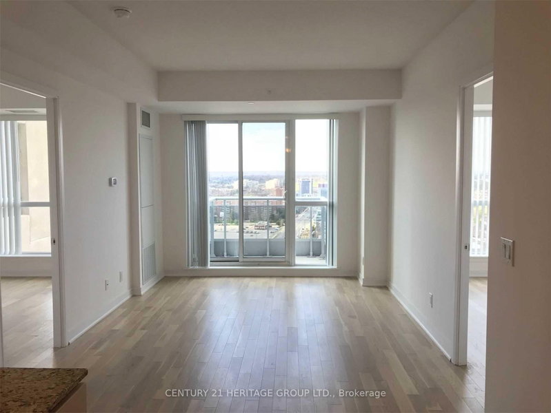 9201 Yonge St photo 4