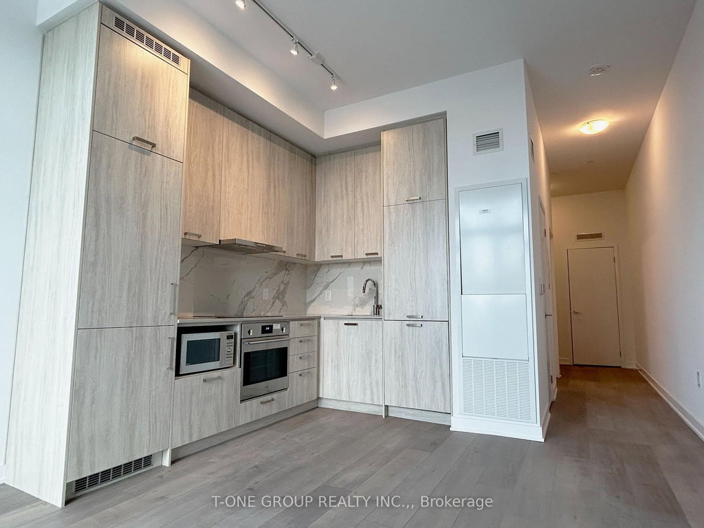 312 - 38 Honeycrisp Crescent 3