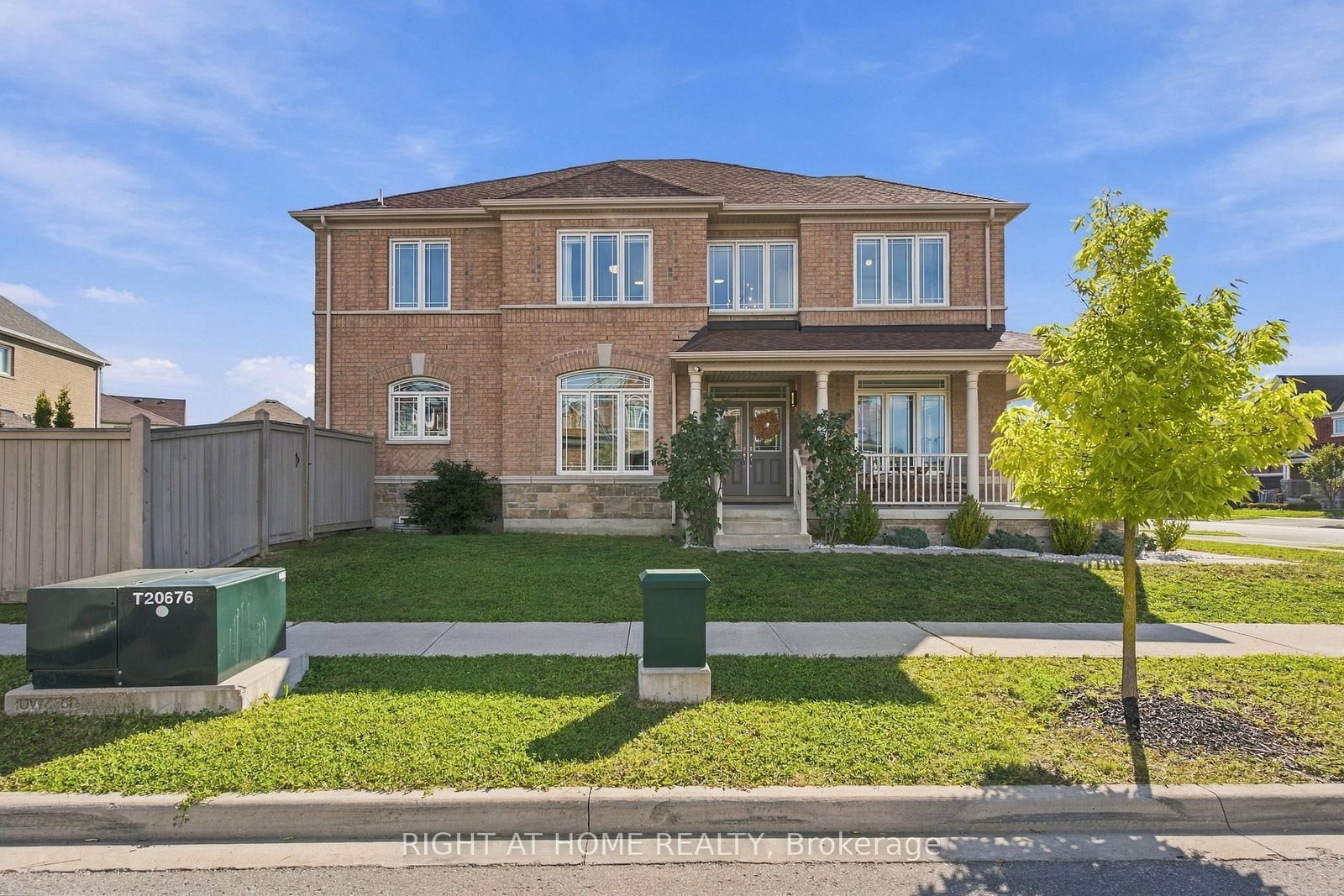 218 Blue Dasher Boulevard • Bradford West Gwillimbury, ON photo 3