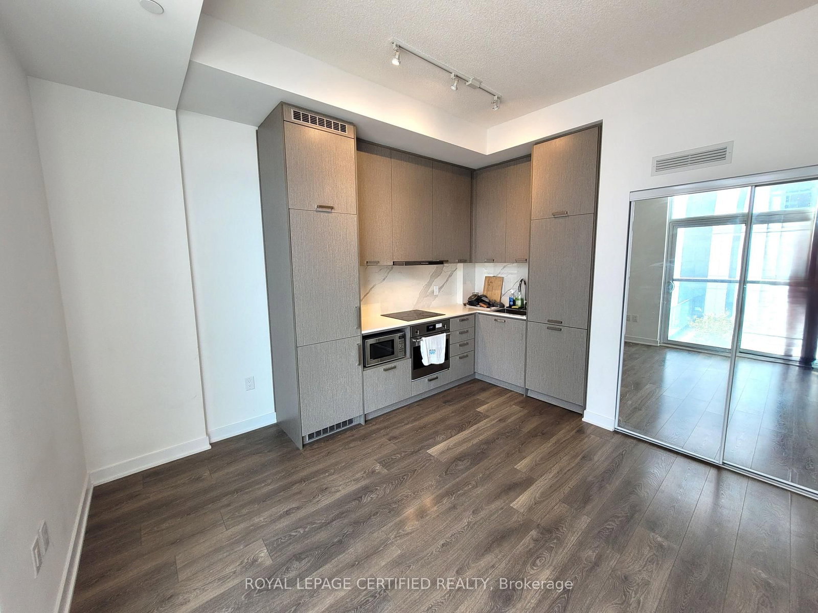 503-10 Honeycrisp Cres, Vaughan, view 7