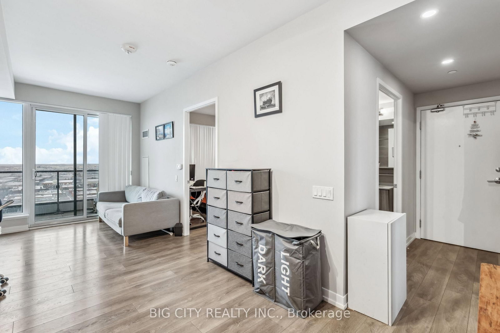 2211-898 Portage Pkwy, Vaughan, view 9