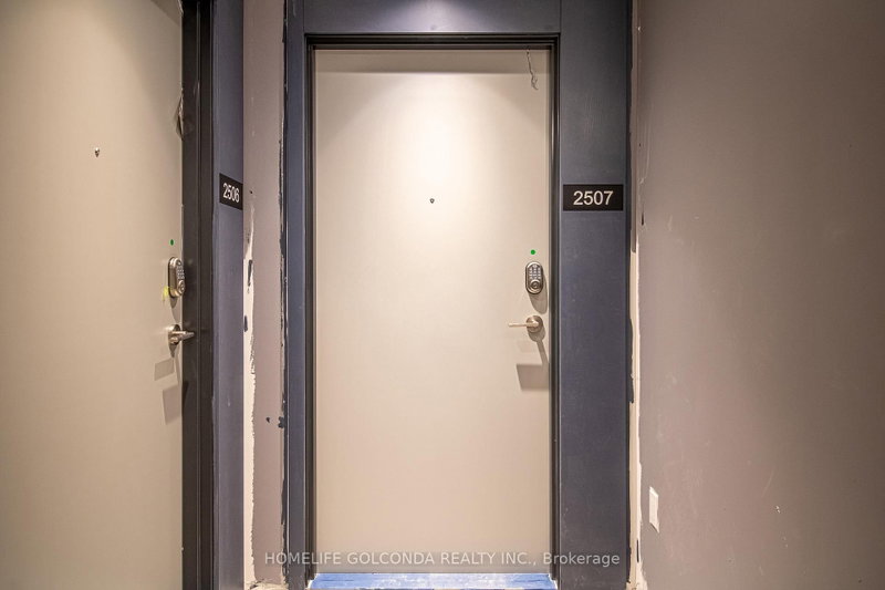 30 upper mall Way photo 5