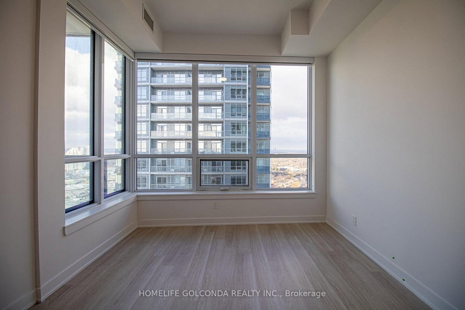 2507-30 upper mall Way, Vaughan, view 34
