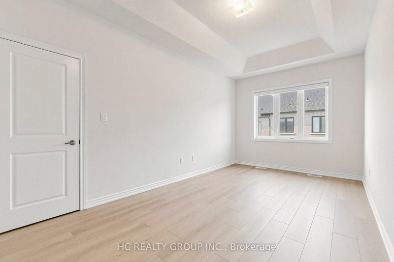 8 Hewison Ave photo 5