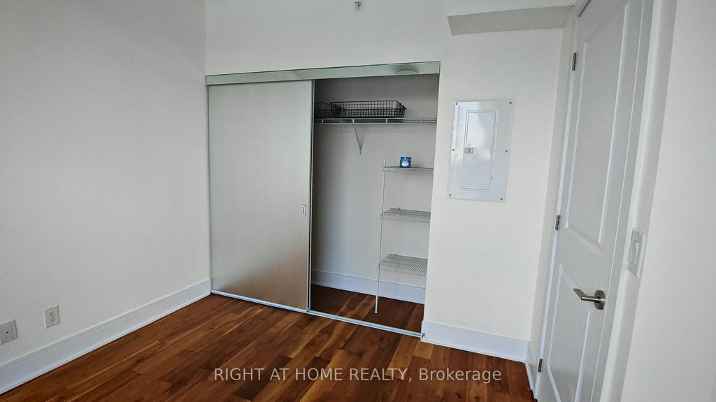 715 - 9199 Yonge Street 5
