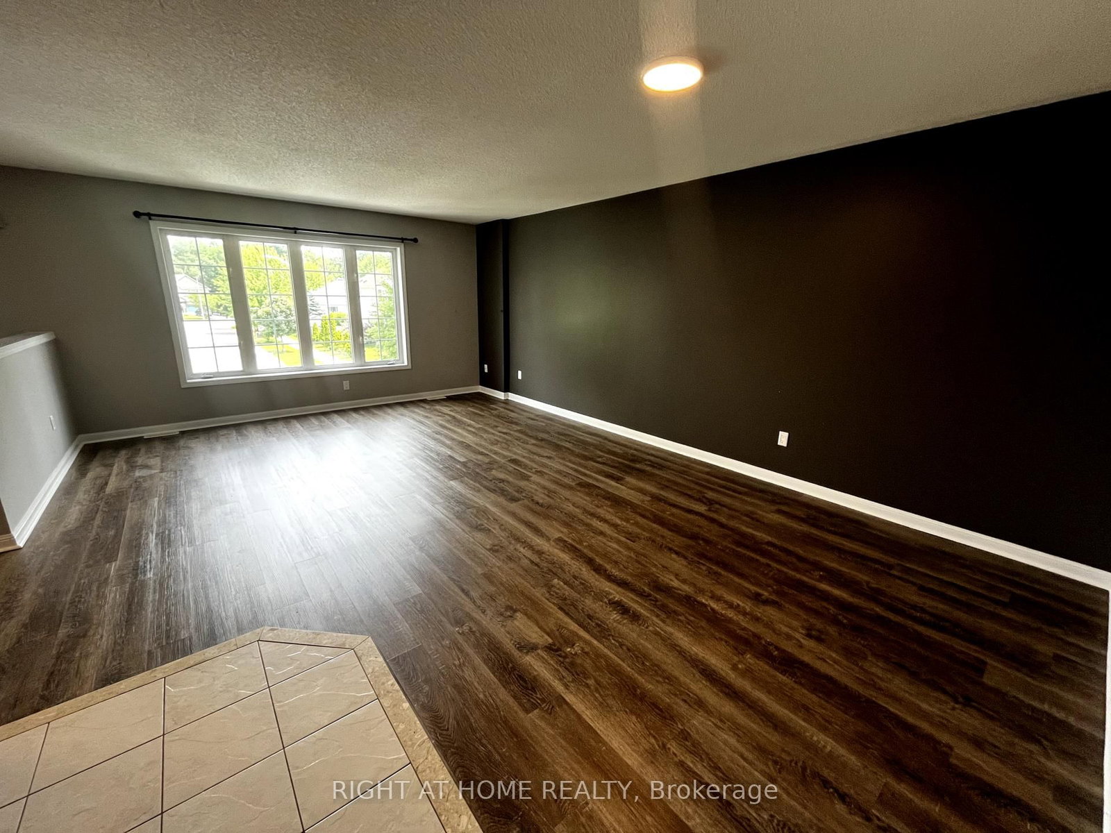 Unit 1 - 116 Maplewood Drive, Essa 4