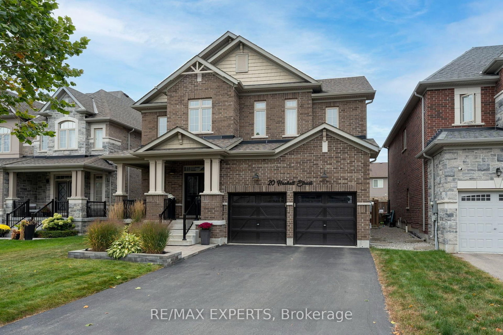 20 Hackett Street • New Tecumseth, ON photo 2