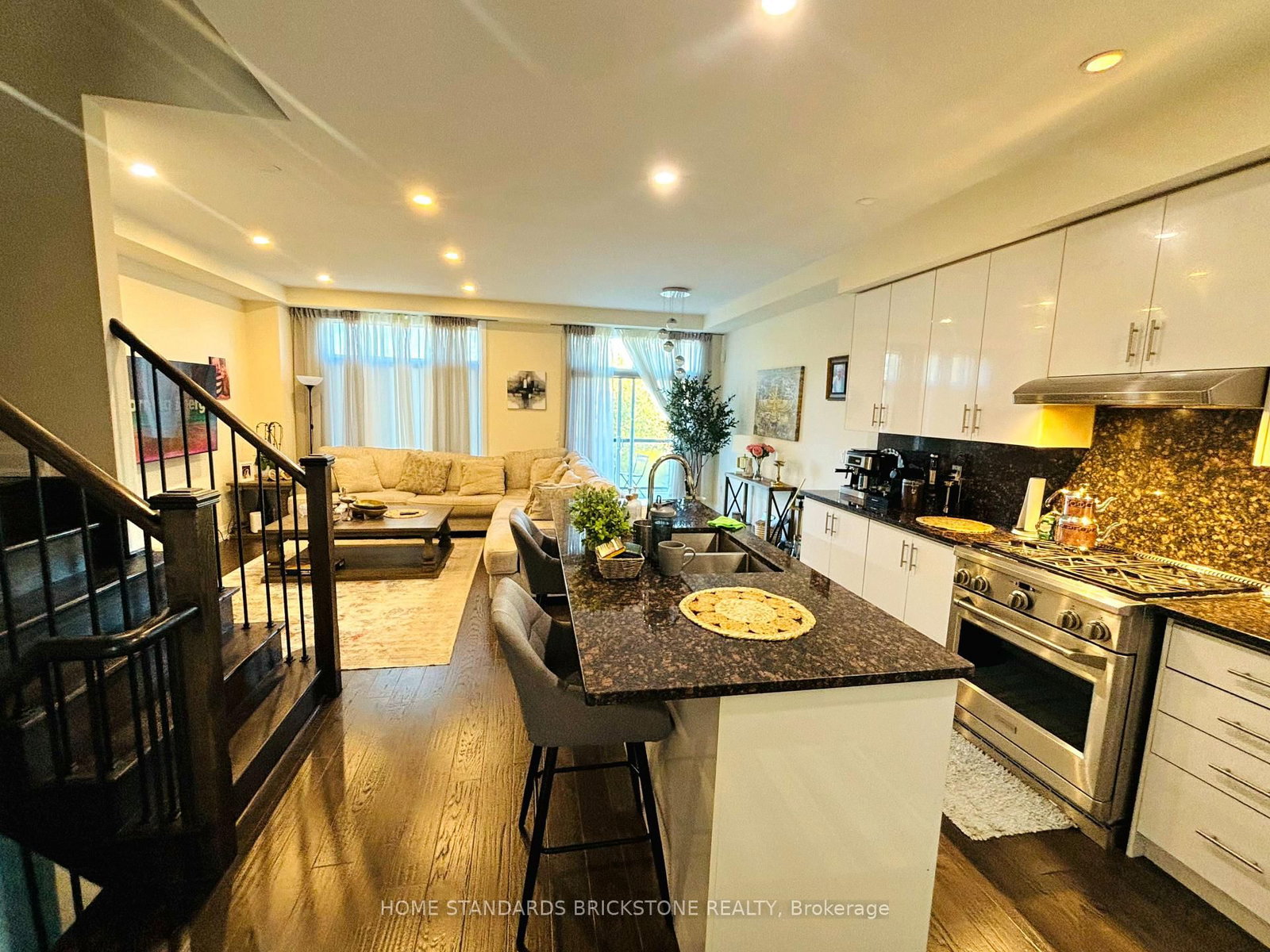 52 Duncombe Lane • Richmond Hill, ON photo 6