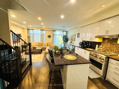 52 Duncombe Lane • Richmond Hill, ON photo 6