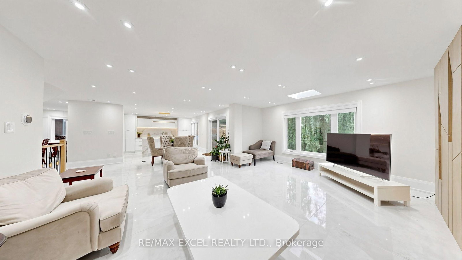 2B Trinity Crescent • Richmond Hill, ON photo 14