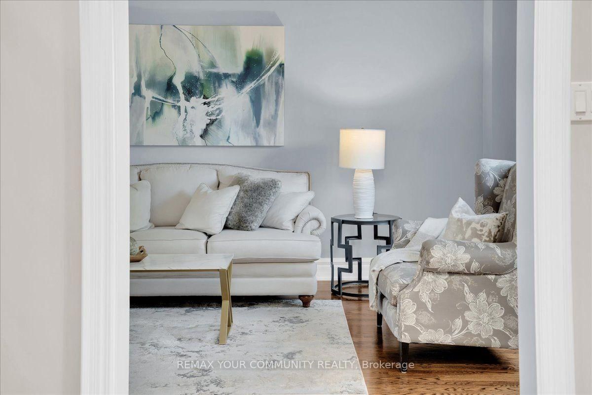 250 Roselawn Drive • Vaughan, ON photo 8