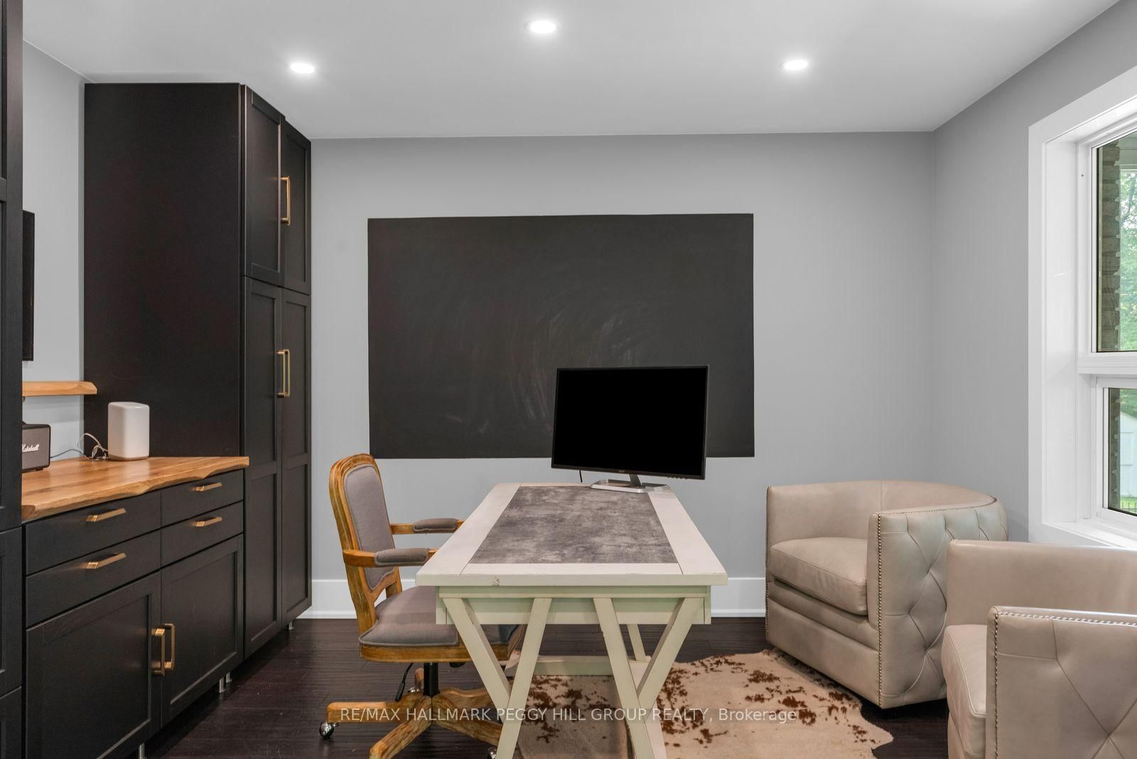 1814 Quantz Crescent photo 9