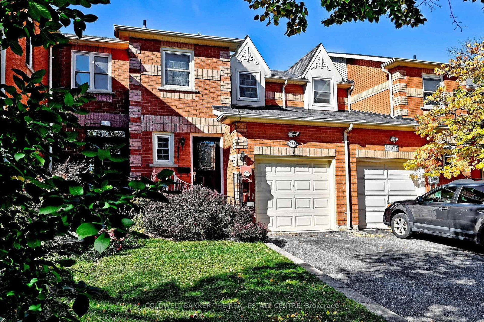 754 Shanahan, Newmarket, Ontario L3X 1W6