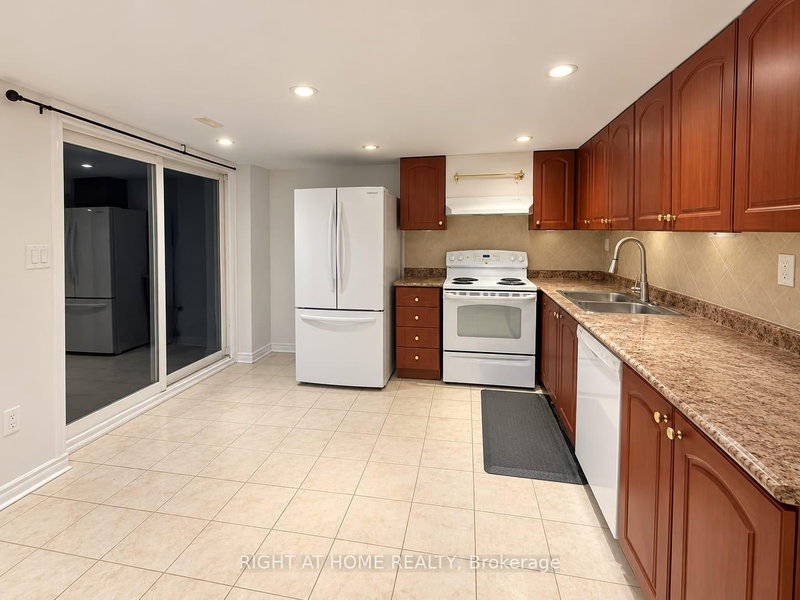 23 Lark Cres photo 2