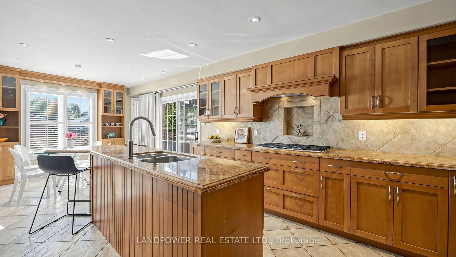 2 Ambleside Crescent • Markham, ON photo 12