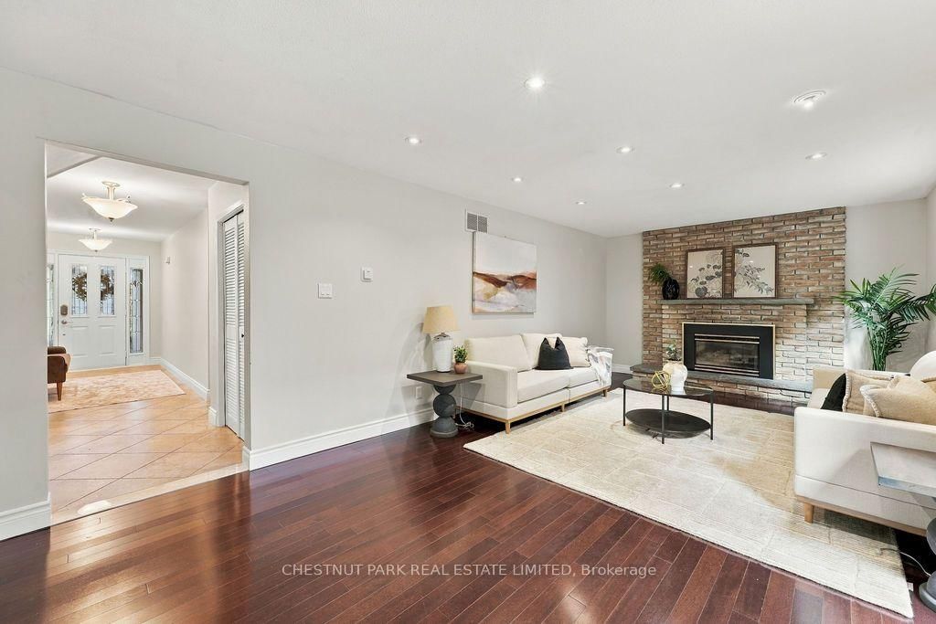23 Kings Inn Trail • Markham, ON photo 18