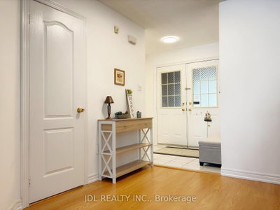 63 Peninsula Crescent • Richmond Hill, ON photo 4