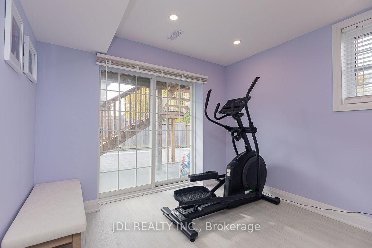 103 Herefordshire Crescent • Newmarket, ON photo 40