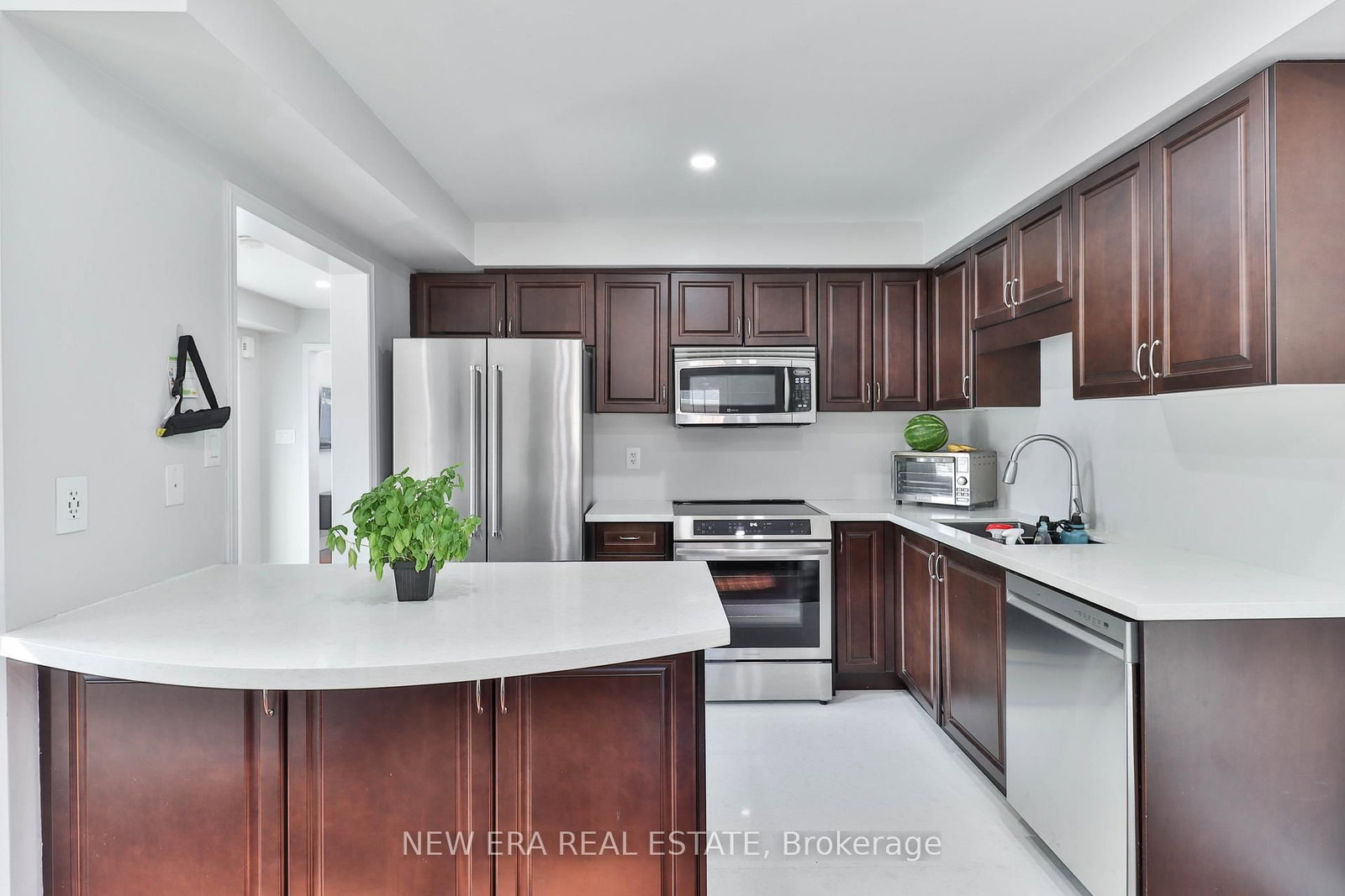 331 Davos Road • Vaughan, ON photo 9