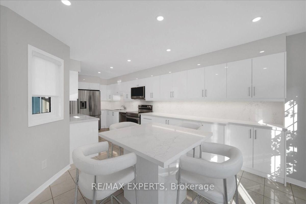 117 Pinedale Gate, Vaughan, view 6