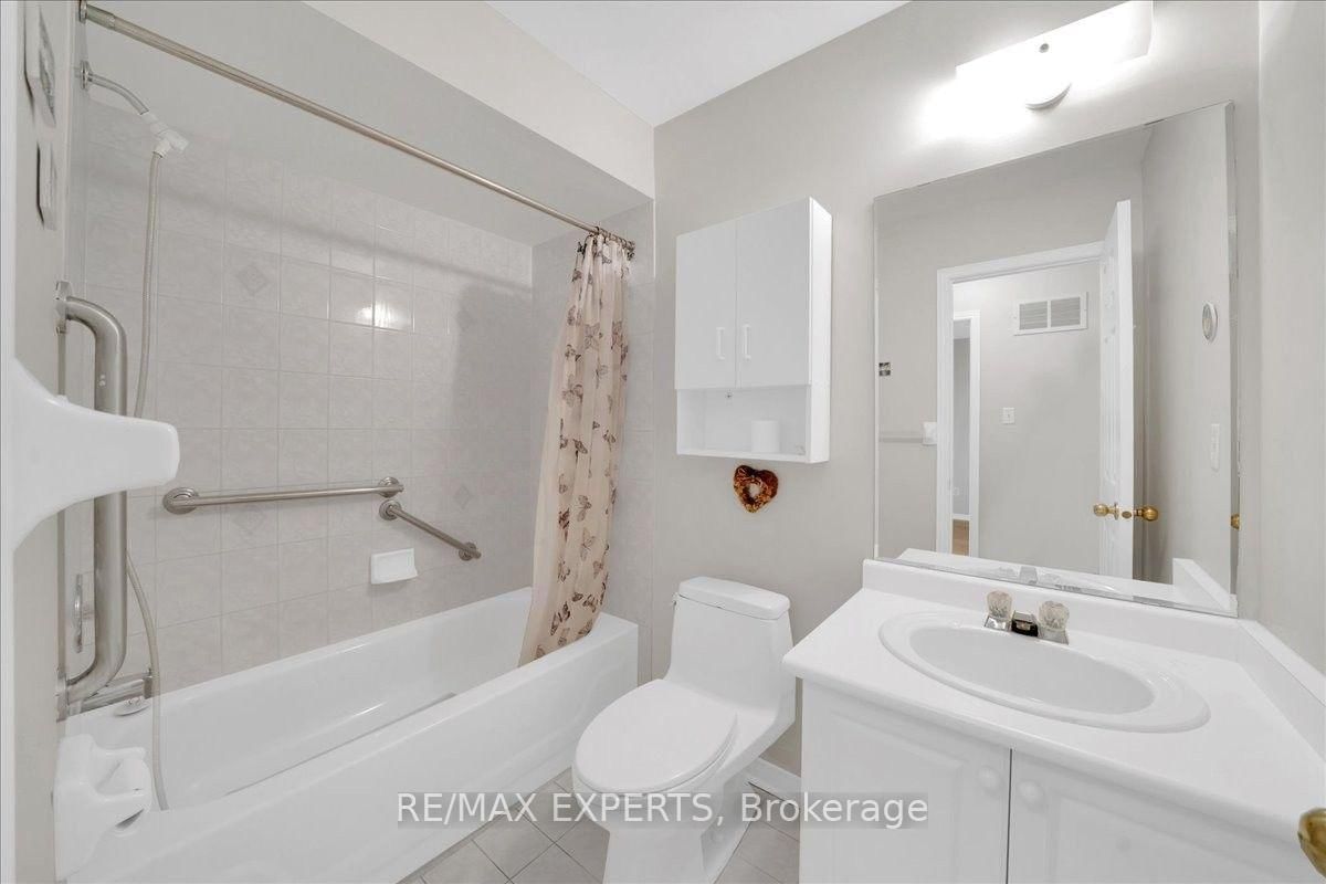 117 Pinedale Gate, Vaughan, view 22