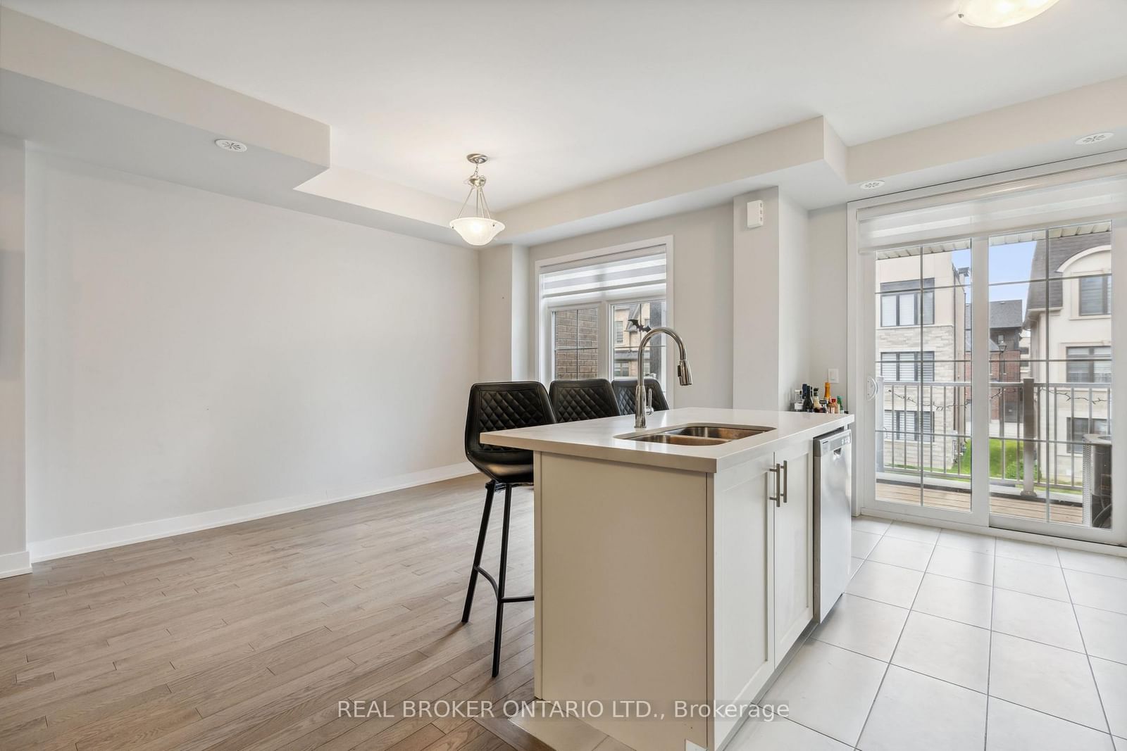 92 William Shearn Crescent • Markham, ON photo 10