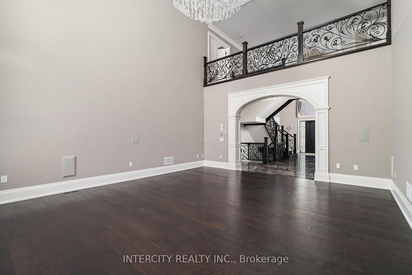 27 Rockview Gardens • Vaughan, ON photo 28