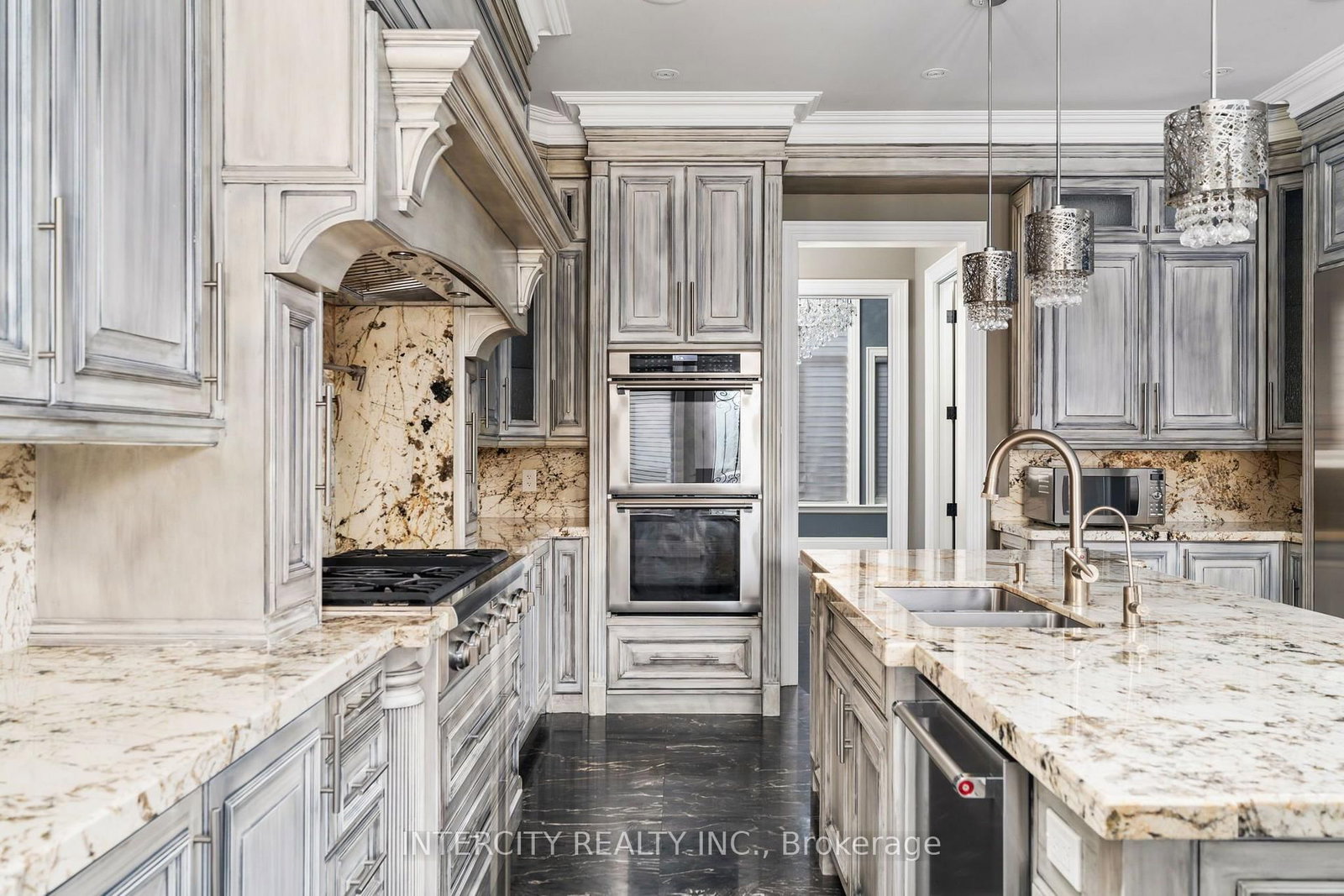 27 Rockview Gardens • Vaughan, ON photo 22