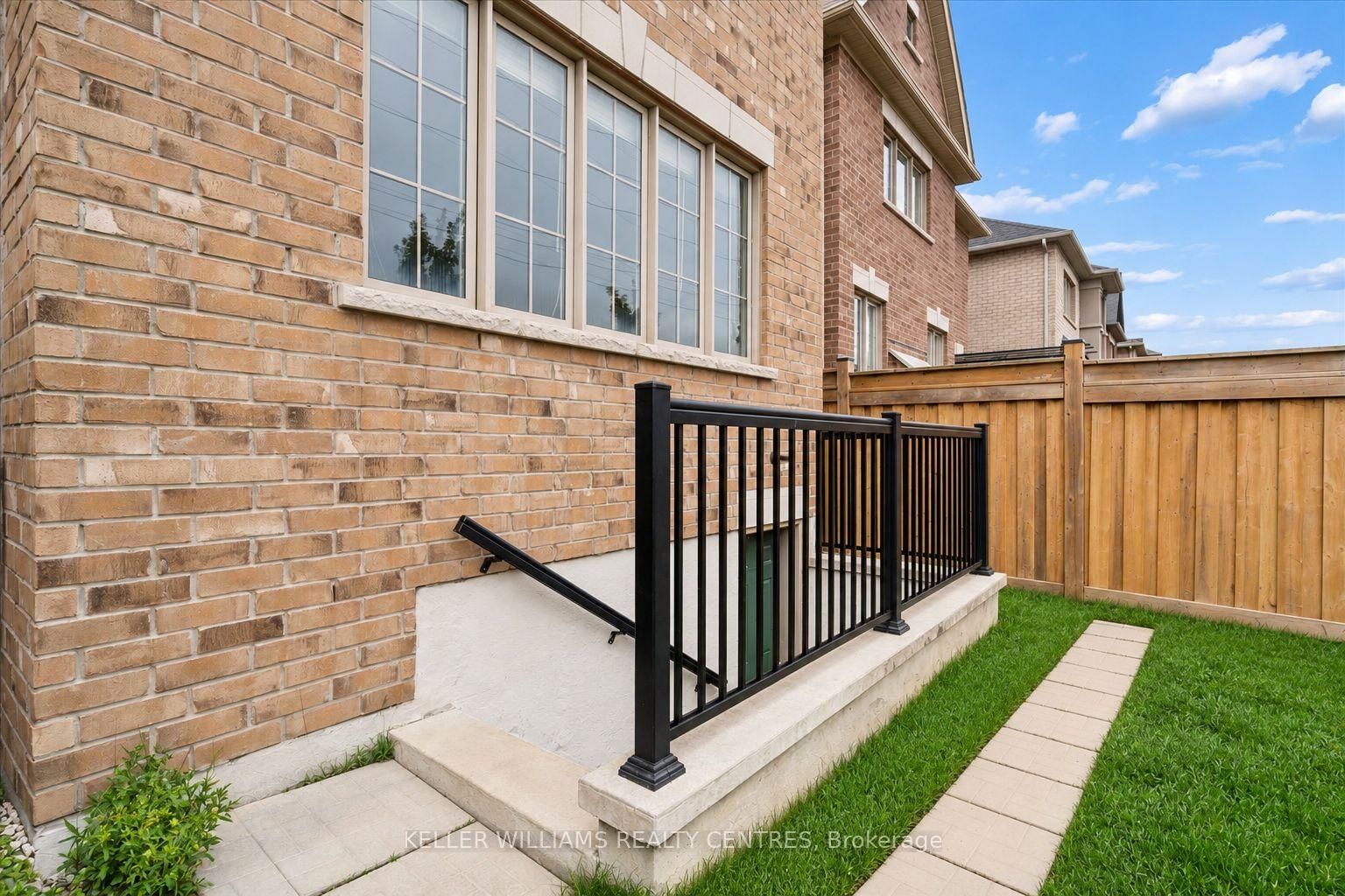 668 McGregor Farm Trail • Newmarket, ON photo 19