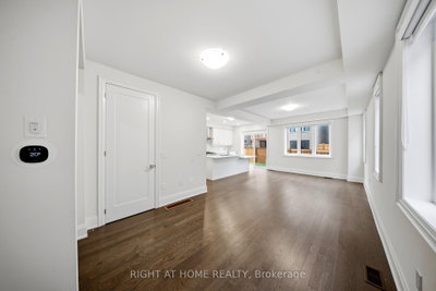 80 Tempel Street • Richmond Hill, ON photo 9