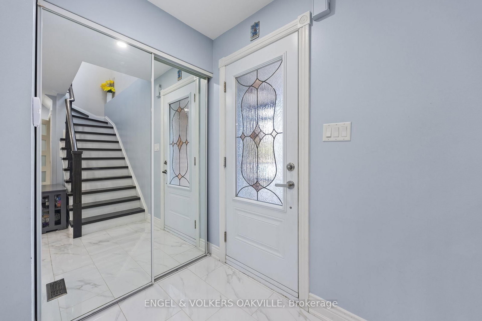 10 Crieff Avenue • Vaughan, ON photo 3