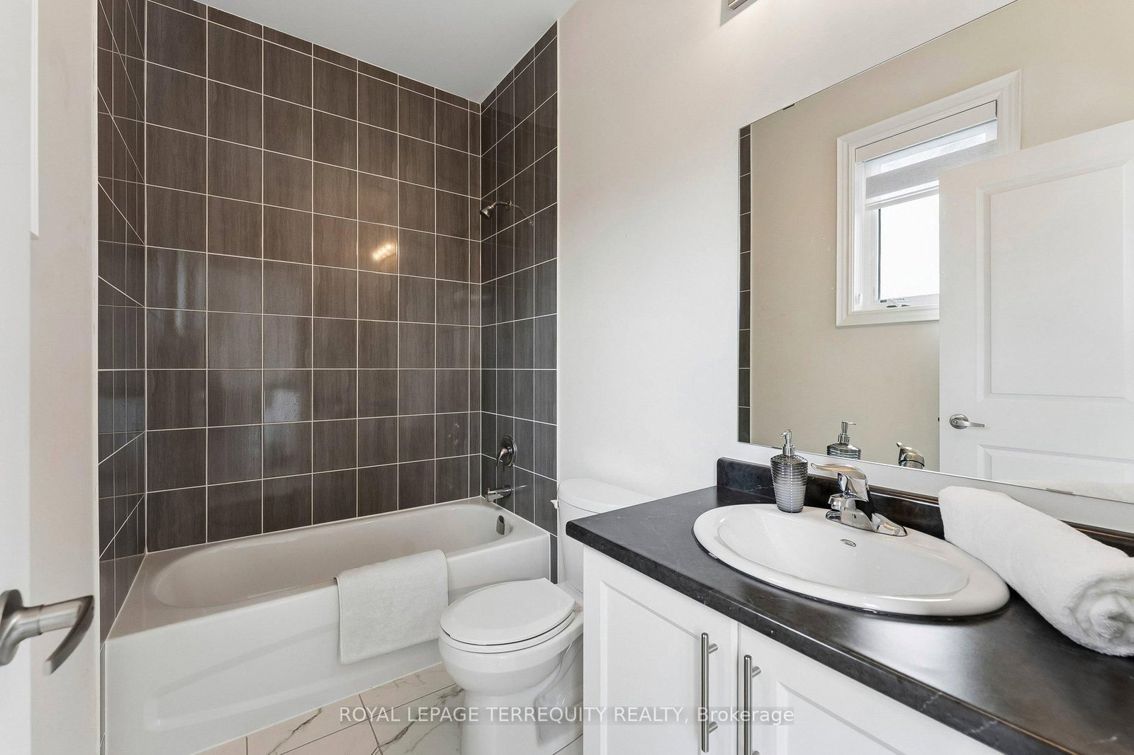 7 Ballanview Court • Whitchurch-Stouffville, ON photo 30