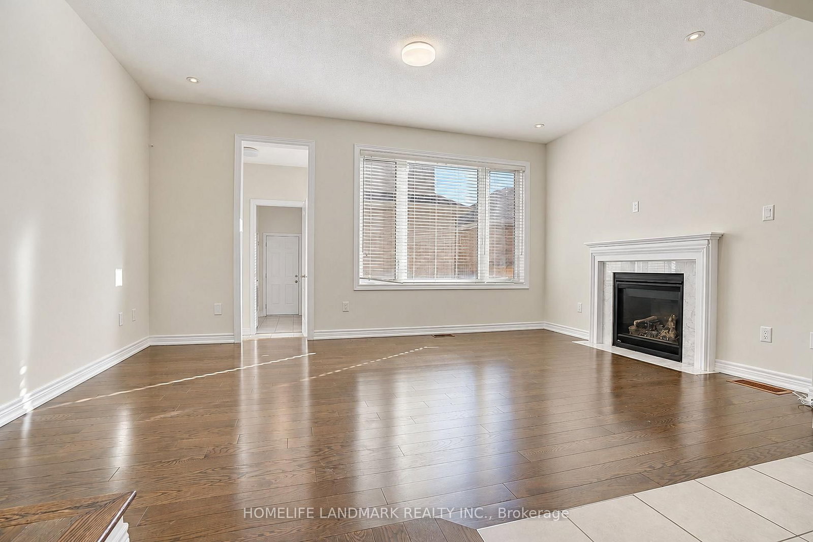 27 Applegate Drive • East Gwillimbury, ON photo 13