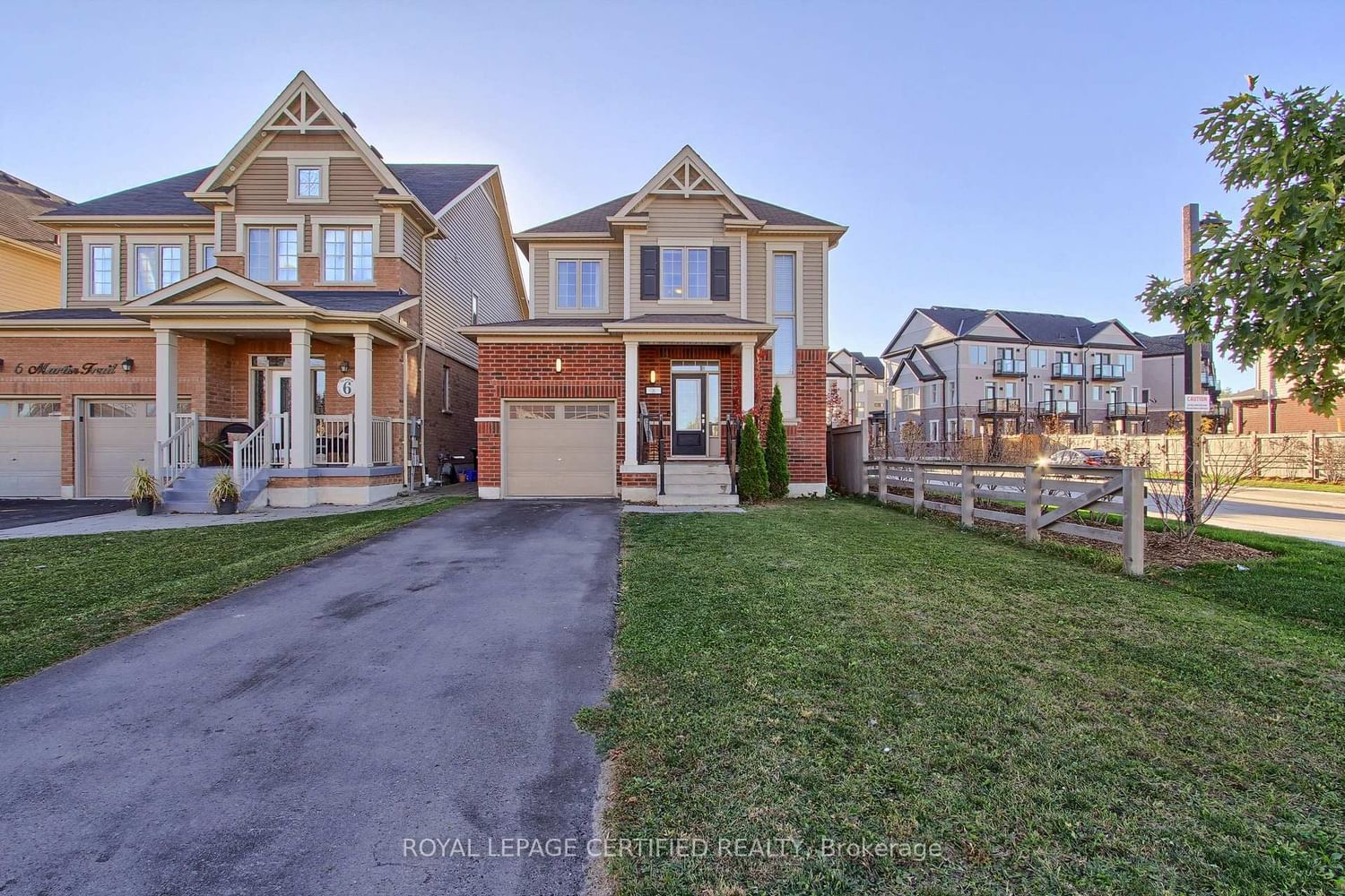 8 Martin Trail • New Tecumseth, ON photo 2
