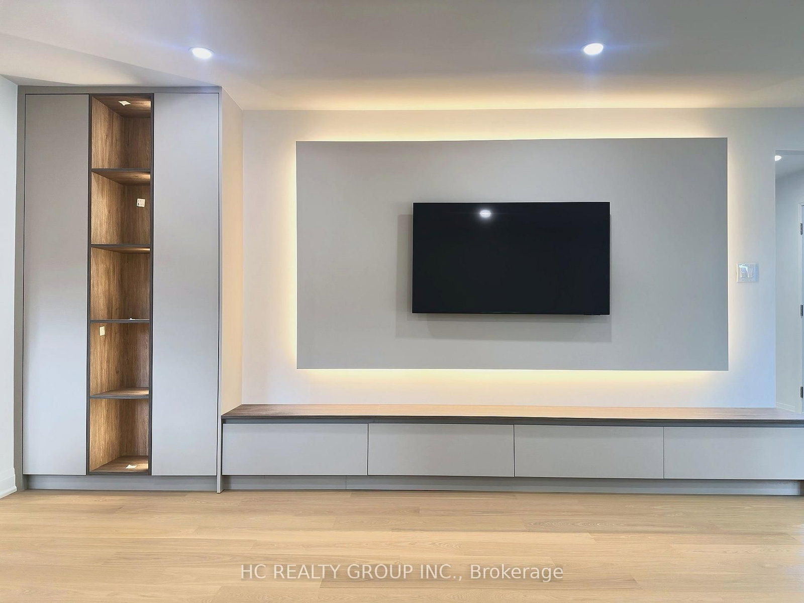 32 Sciberras Road • Markham, ON photo 6