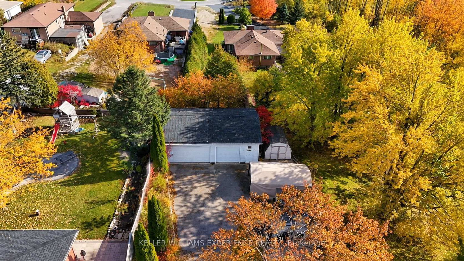 861 John Street photo 7